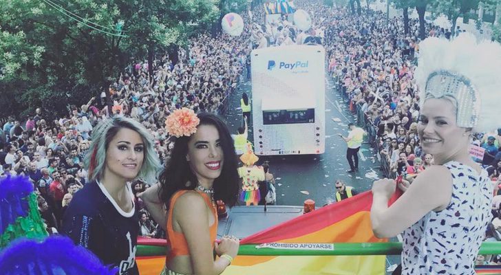 Barei, Beatriz Luengo y Soraya en el desfile del World Pride 2017