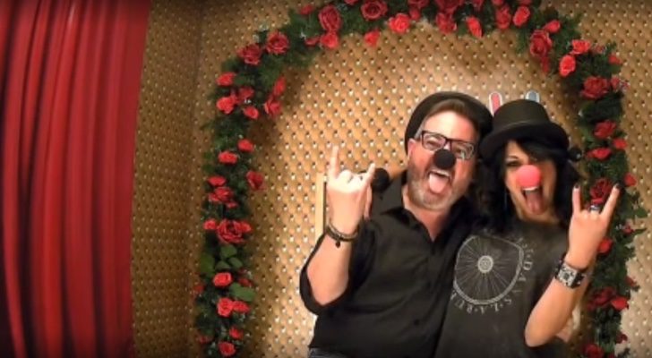 Marcos e Isabel en el fotomatón de 'First Dates'