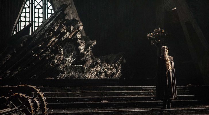 Daenerys Targaryen entrando en Rocadragón