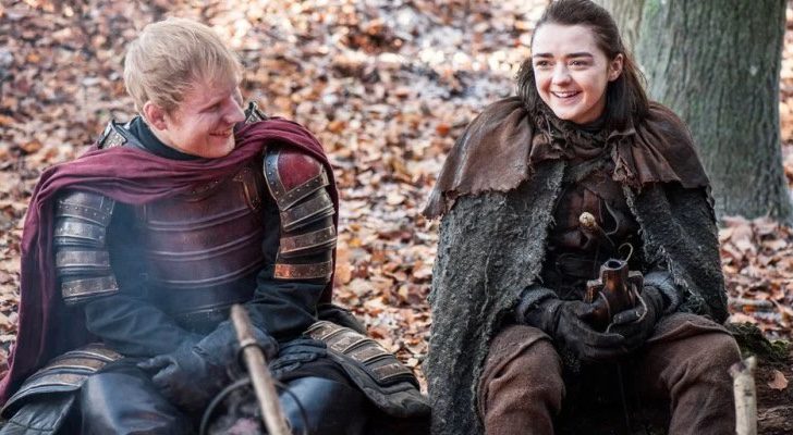 Ed Sheeran y Maisie Williams en 'Juago de Tronos'