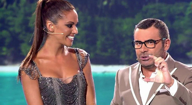 Lara Álvarez junto a Jorge durante la final del concurso