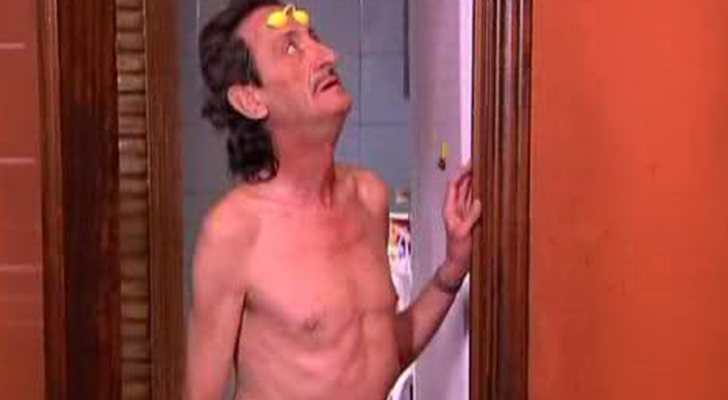 Mariano enseña el torso en 'Aquí no hay quien viva'