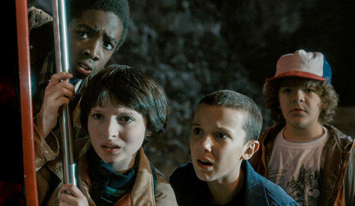 Mike, Dustin, Lucas y Eleven en 'Stranger Things'