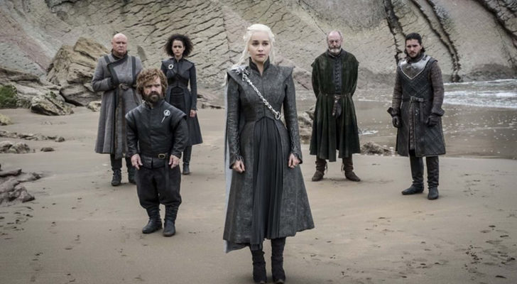 Daenerys, Tyrion, Jon Nieve, Davos, Missandei y Varys en el 7x04 de 'Juego de Tronos'