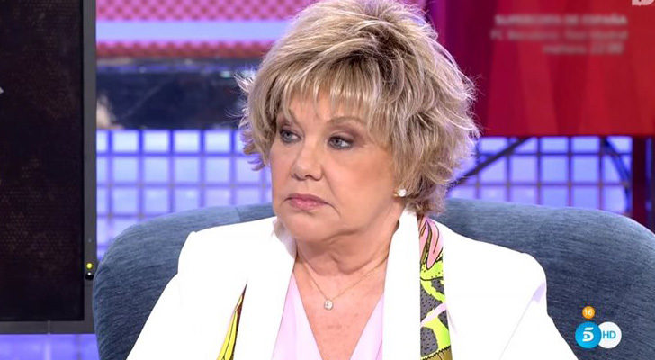 Karina visita 'Sábado Deluxe'