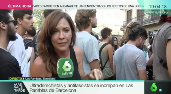 Mamen Mendizábal informando tras el atentado en Barcelona