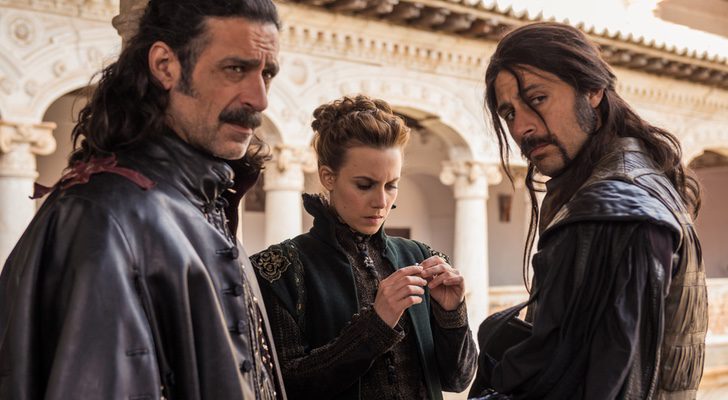 Nacho Fresneda, Aura Garrido y Hugo Silva en 'El Ministerio del Tiempo'