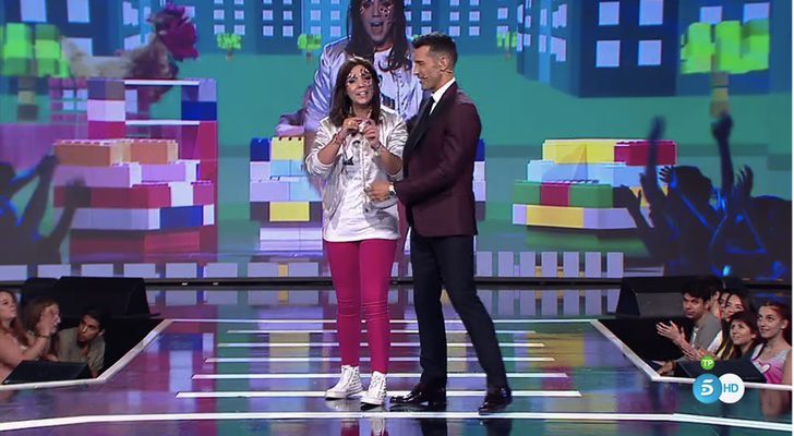 Rebeca Pous se convierte en Andrea Janeiro en 'Me lo dices o me lo cantas'