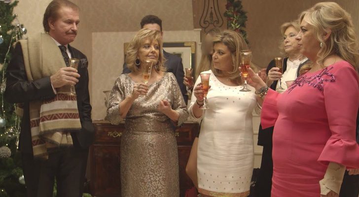 El brindis navideño de 'Las Campos' con Edmundo Arrocet, Mª Teresa Campos, Terelu y Carmen Borrego