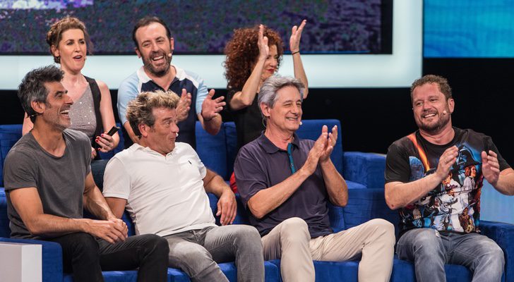 <b>Varios participantes de la cuarta edición de 'Me resbala'</b>