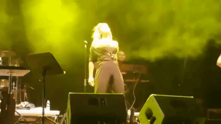 El momento de la caída de Chenoa