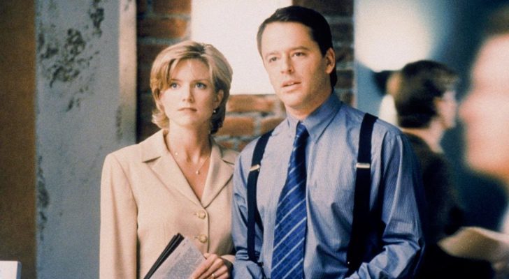 Courtney Thorne-Smith y Gil Bellows en 'Ally McBeal'