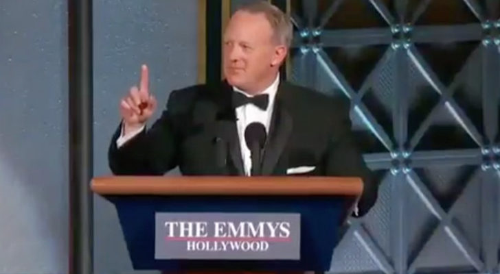 El cameo de Sean Spicer en la gala de Premios Emmy 2017