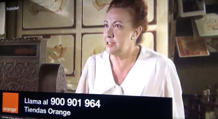 Dolores ('El secreto de Puente Viejo') anunciando Orange