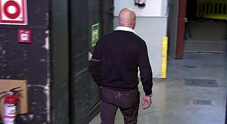 Kiko Matamoros saliendo del plató de 'Sálvame'