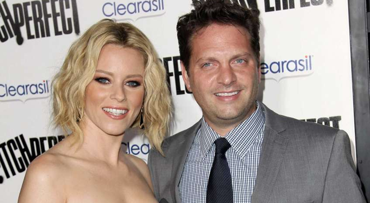Elizabeth Banks y Max Handelman