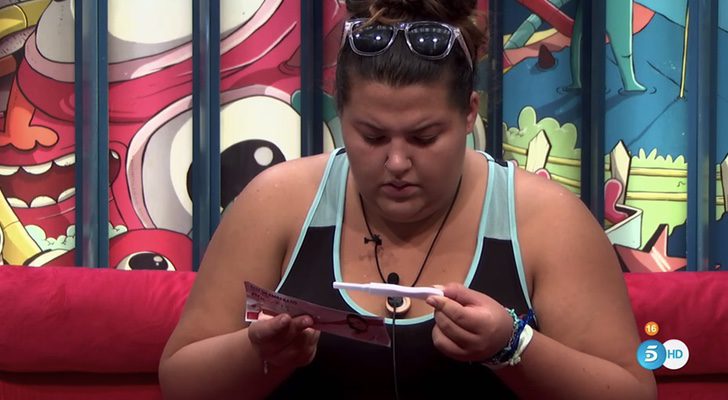 Pilar comprueba el resultado del test de embarazo en 'GH Revolution'