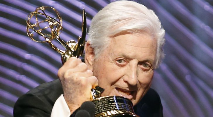 Monty Hall con su Emmy