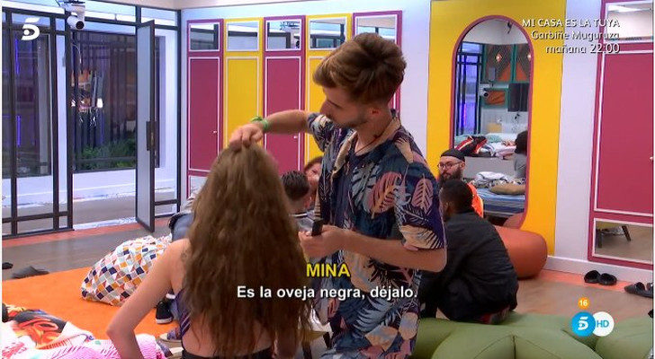 Mina y Carlos enfadan a Javi con sus comentarios