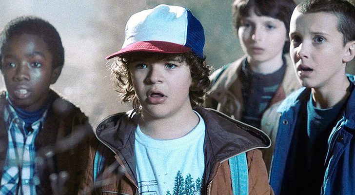 Caleb McLaughlin, Gaten Matarazzo, Finn Wolfhard y Millie Bobby Brown en 'Stranger Things'