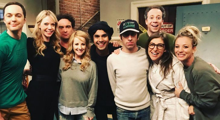 Mayim con el resto del elenco de 'The Big Bang Theory'