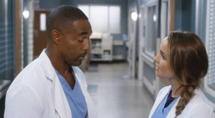 Warren y Jo conversando en &#39;Anatomía de Grey&#39;