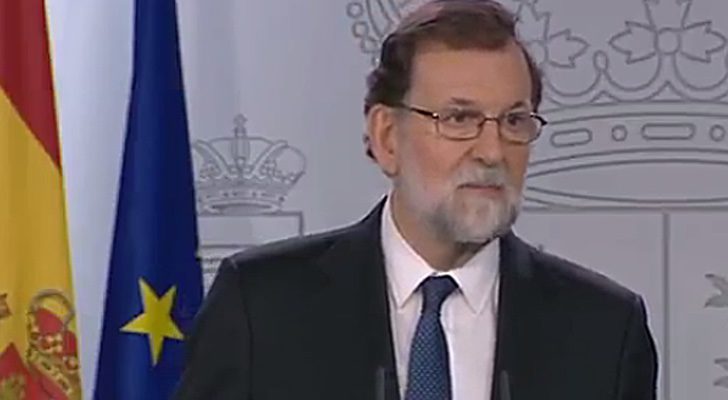 Rajoy compareciendo en rueda de prensa