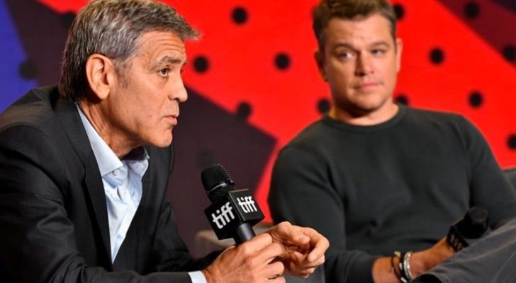 George Clooney y Matt Damon durante una entrevista