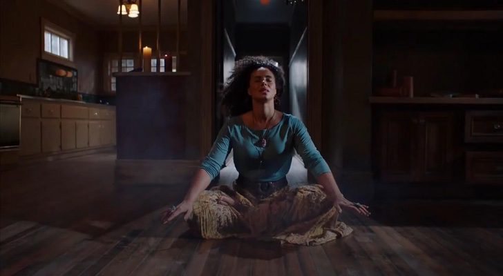 Parisa Fitz-Henley es Fiji Cavanaugh en 'Midnight, Texas' de NBC