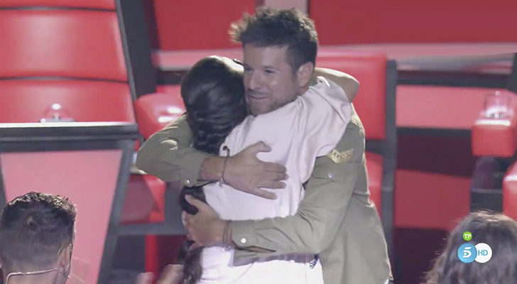 Pablo roba a Jennifer del equipo de Malú en 'La Voz'