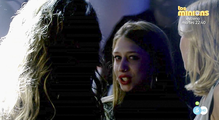 Malú habla con una fan en el público de &#39;La Voz&#39;