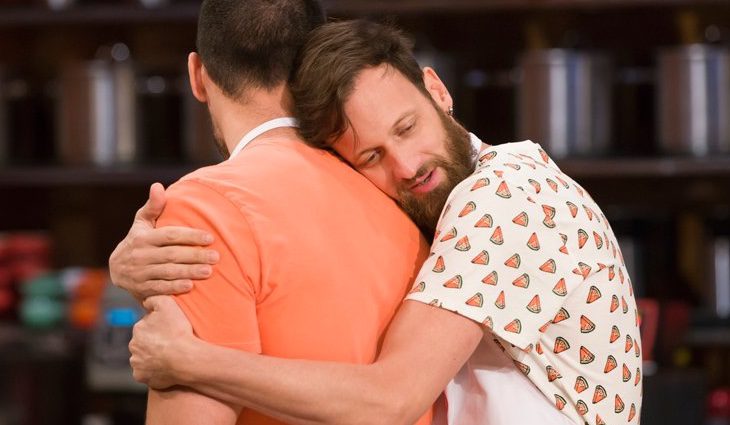 Saúl Craviotto y Edu Soto en la prueba del robo de ingredientes de 'MCCelebrity 2'