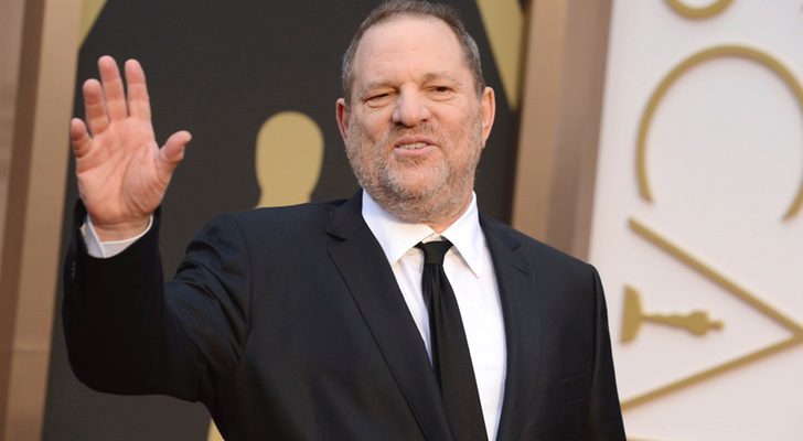 Harvey Weinstein saludando en los Premios Óscar 2017