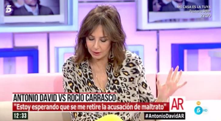 Ana Rosa en el plató de 'El programa de Ana Rosa'