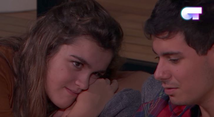 Amaia escuchando a Alfred cantarle su canción en &#39;OT 2017&#39;