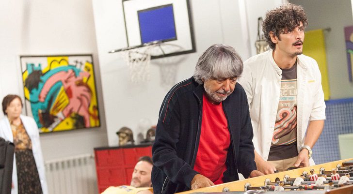 Vicente y Javi jugando al futbolín en &#39;La que se avecina&#39;