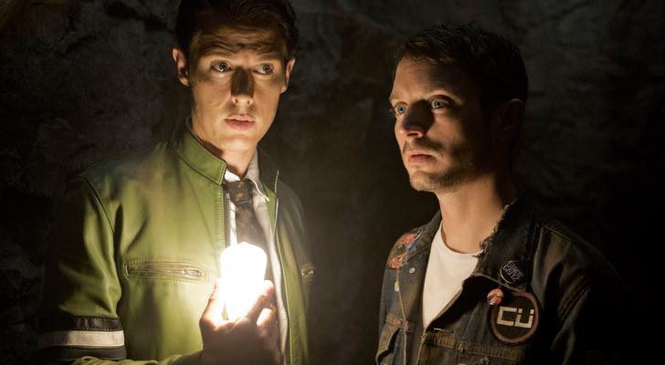 Samuel Barnett y Elijah Wood en &#39;Dirk Gently&#39;