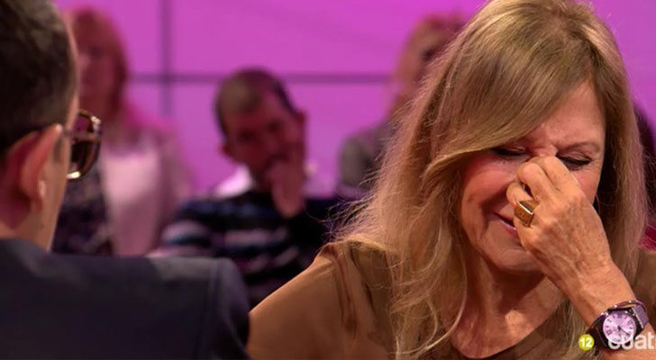Pilar Eyre llora durante la grabación del programa
