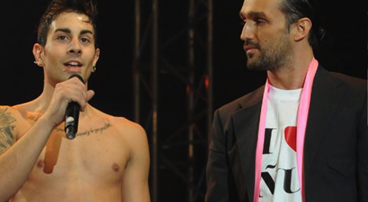 Rafa Méndez con su camiseta de "I love Ñu" junto a Erik en la final de 'Fama, ¡a bailar!'