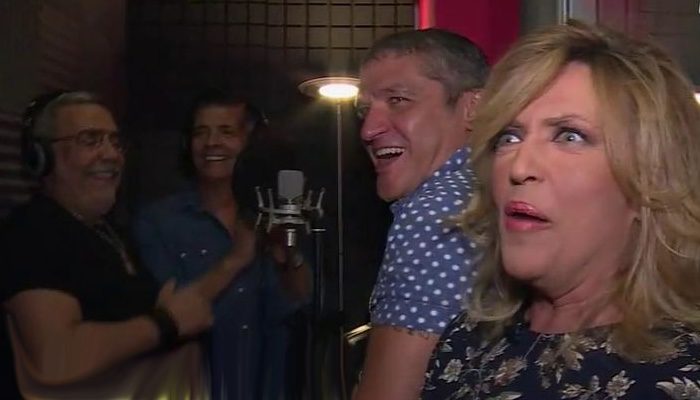 Lydia Lozano y Gustavo González comparten estudio de grabación con Los Chunguitos