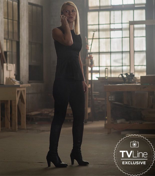 Claire Danes posando como Carrie en 'Homeland'
