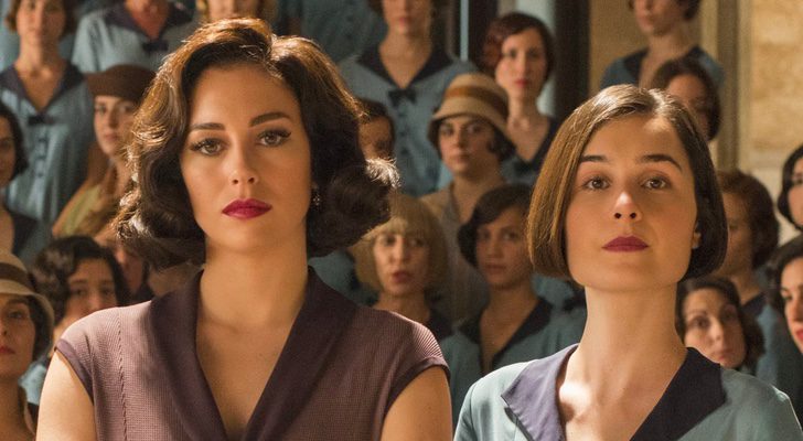 Blanca Suárez y Nadia de Santiago, en la segunda temporada de 'Las chicas del cable'