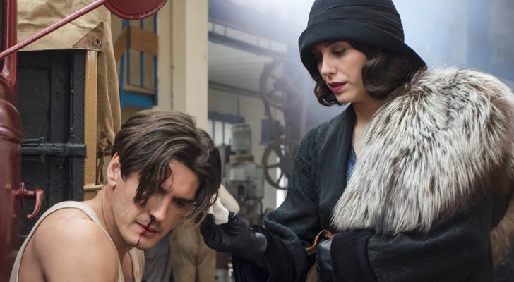 Lidia continúa con su triángulo amoroso en la segunda temporada de 'Las chicas del cable'