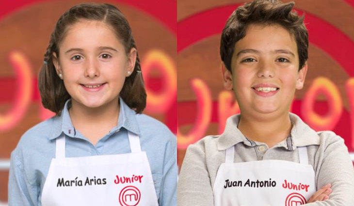 María Arias (izq) y Juan Antonio (der) en las fotos promocionales de 'MasterChef Junior 5'
