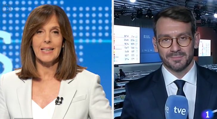 Ana Blanco y el reportero en los Informativos de TVE de las 8 cubriendo las elecciones catalanas del 21D