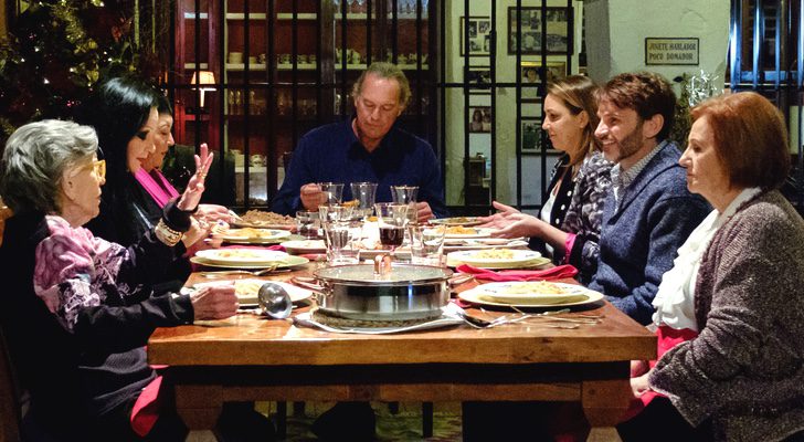 Bertín Osborne, reunido con sus seis invitados en el especial de Año Nuevo de 'Mi casa es la tuya'