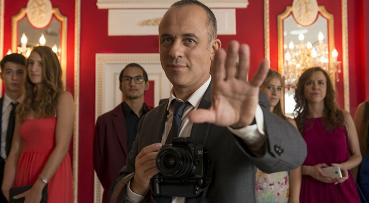 Jesús, interpretado por Javier Gutiérrez, es un fotógrafo de bodas en 'Vergüenza'