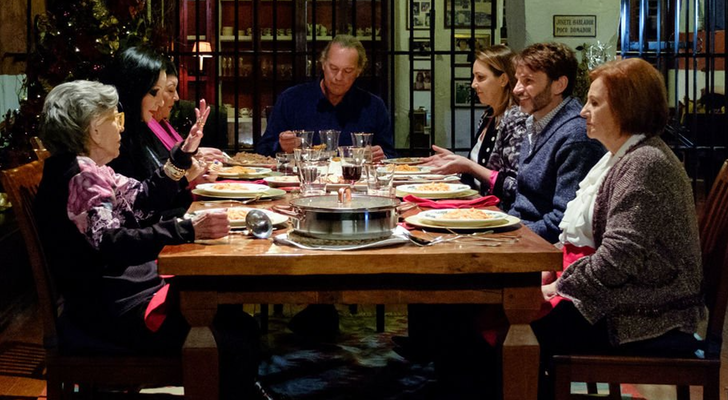 Bertín Osborne junto a los protagonistas del especial de &#39;Mi casa es la tuya&#39; 