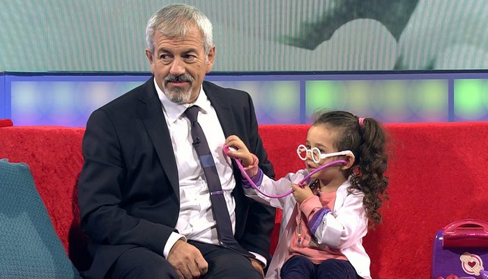 Carlos Sobera y una participante de &#39;Little Big Show&#39;