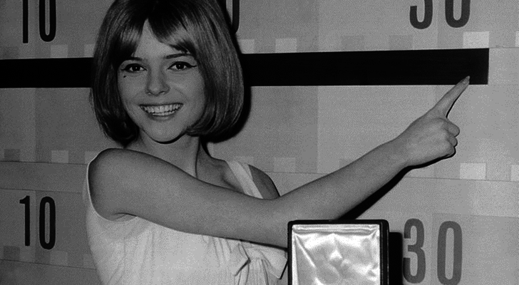 France Gall en su actuación en el Festival de Eurovisión de 1965